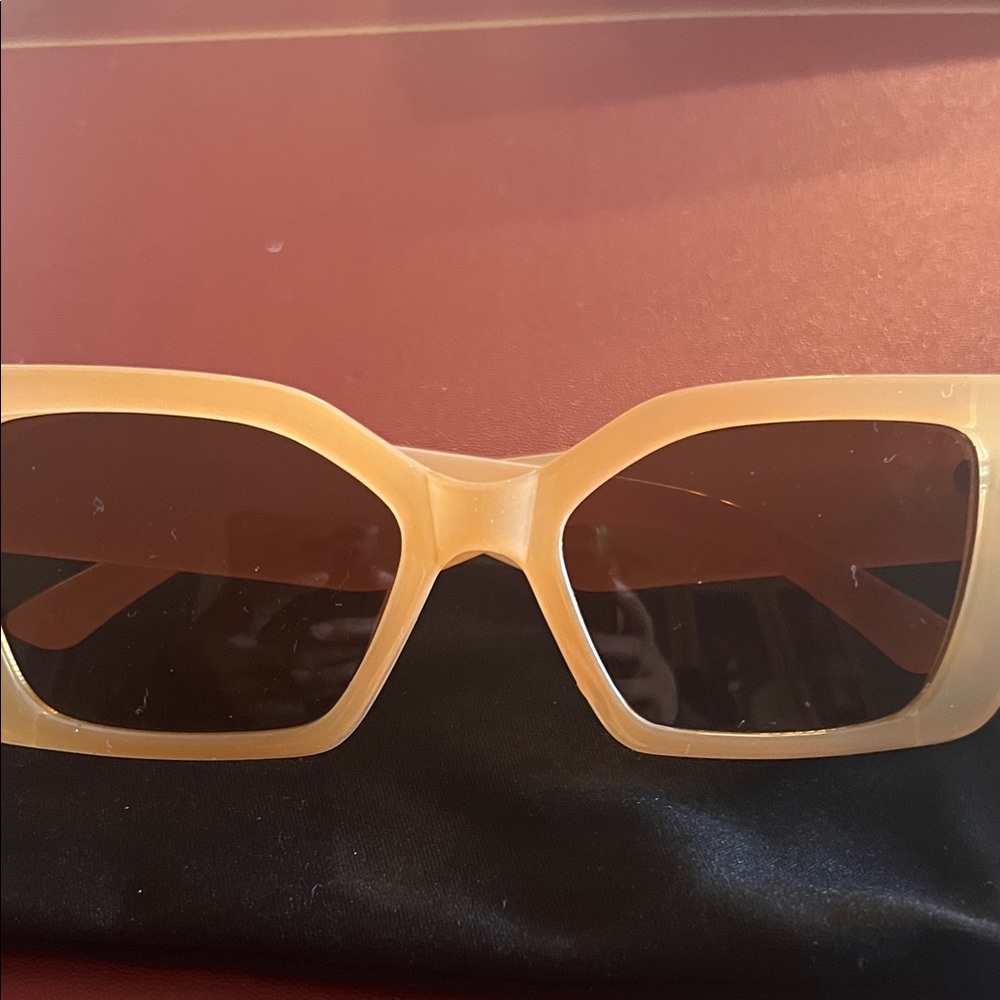 Island Sunglass Club Chic Tan Sunglasses for Women - Picture 3 of 6